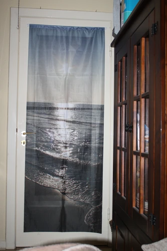 Foto-Fahne als Vorhang für Glastür